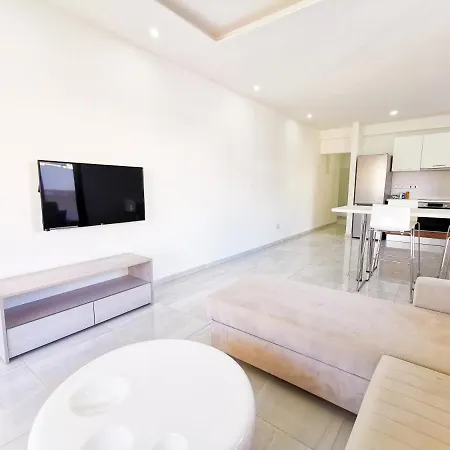 Vasilo Court Seaview 라르나카